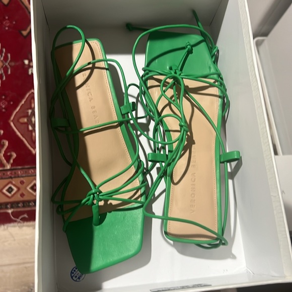 1 hour sale. Veronica Beard, green, leather kitten heels, GORGEOUS - Picture 8 of 9